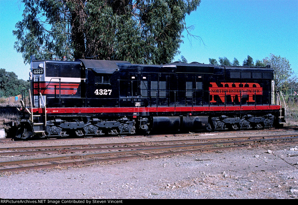 Northwestern Pacific SD9 #4327